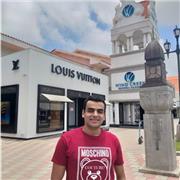 Abogado que imparte clases a estudiantes de cualquier grado